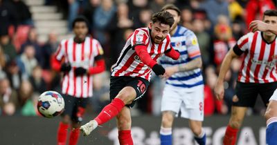 Patrick Roberts fires Sunderland to victory against Reading and to within a point of the top six