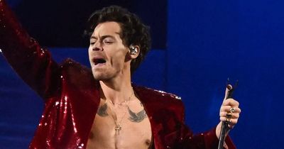 Harry Styles fans go wild as star opens BRIT Awards with jaw-dropping performance
