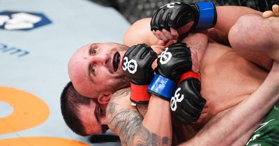 Islam Makhachev outpoints Alexander Volkanovski to retain lightweight title at UFC 284