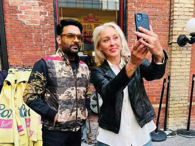 Kapil Sharma leaves the internet in splits after he shares photo with 'international fan'; a netizen jokes, 'How much did you pay this girl?'