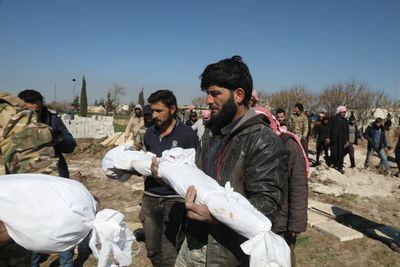 The volunteer gravediggers of Jandaris