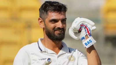 Vasavada keeps calm as Saurashtra beat Karnataka to enter Ranji Trophy final
