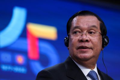 Cambodia's Hun Sen orders shutdown of independent local news outlet
