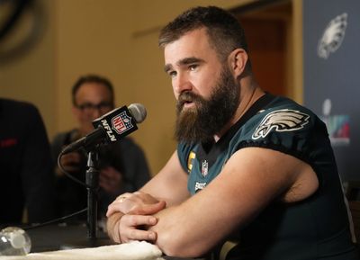 Yes, Jason Kelce’s pregnant wife Kylie brought 2 doctors with her to the Super Bowl just in case