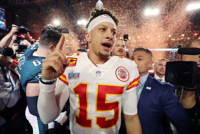 Super Bowl 2023 LIVE: Eagles vs Chiefs latest score as Patrick Mahomes suffers concerning injury