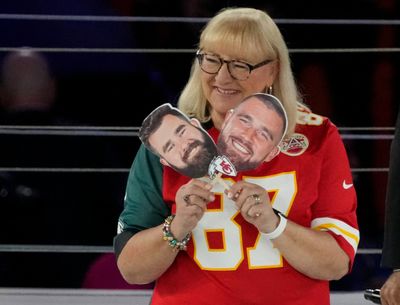 What is Donna Kelce’s Super Bowl 57 outfit?