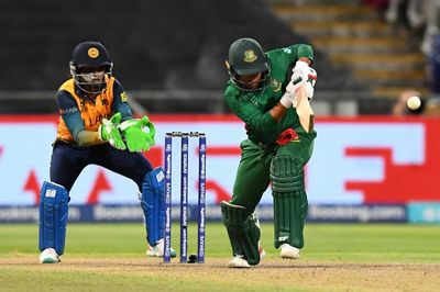 Bangladesh collapse after promising start against Sri Lanka