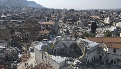 Earthquake deaths pass 33,000; Turkey probes contractors