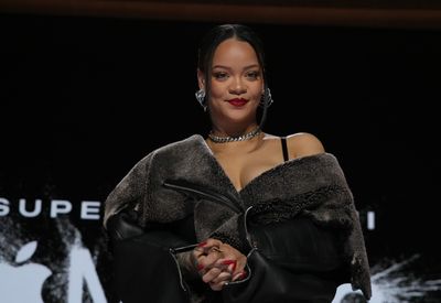 What time is the Super Bowl 2023 halftime show with Rihanna?