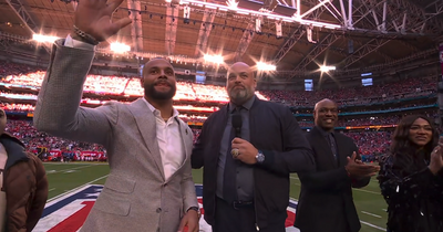 Eagles fans mercilessly booed Dak Prescott at the Super Bowl during his Walter Payton Man of the Year presentation