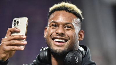 NFL Fans Are Not Feeling JuJu Smith-Schuster’s Pregame Super Bowl Outfit At All