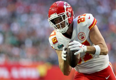 WATCH: Travis Kelce scores Chiefs’ first points of Super Bowl LVII