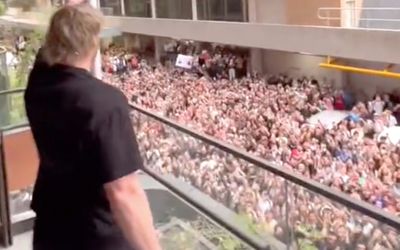 Chaos as thousands swarm to see Logan Paul and KSI in Sydney