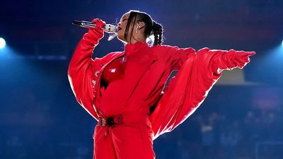 Rihanna Revealed She’s Pregnant At Super Bowl Halftime Show Then Obliterated Her Megamix Set