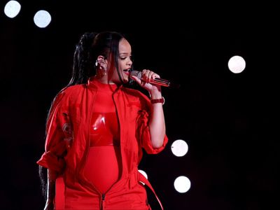 Rihanna fans congratulate singer on pregnancy news: ‘So happy for you’