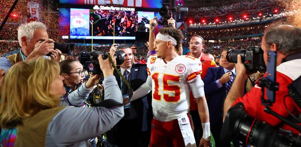 Plaschke: Patrick Mahomes is chasing Tom Brady for GOAT - Los Angeles Times