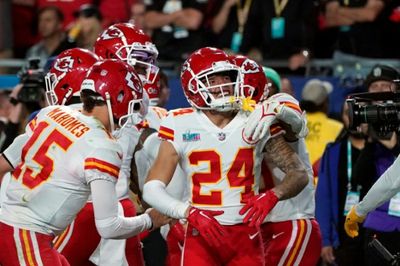 Chiefs overcome Eagles lead to win Super Bowl