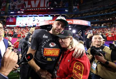 Chiefs' Travis Kelce feels for brother in Super Bowl triumph