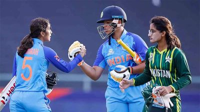 Watch: India cricketers meet Pakistan players after Women's T20 World Cup match