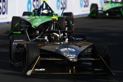 Hyderabad FE winner Vergne needed "[Boeing] 777 wings" to hold Cassidy off