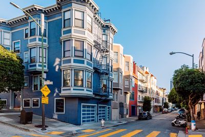 San Francisco looks like a deflating Pandemic Housing Bubble—while housing markets in New York and Chicago remain stable