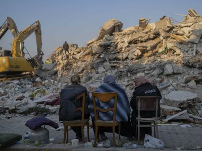 Rescuers keep digging for survivors a week after the Turkey-Syria earthquake