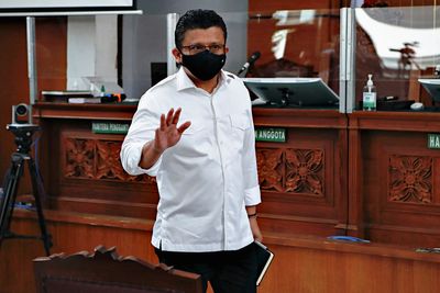 Indonesia court sentences former police general to death over murder plot