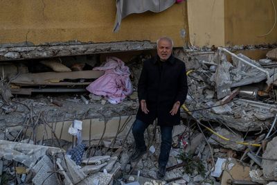 Son recounts horror of watching mother die in Turkey rubble as they waited for help that never came
