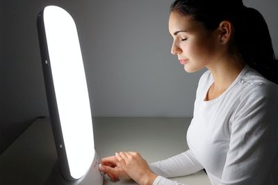 Does Light Therapy for Seasonal Affective Disorder Actually Work?