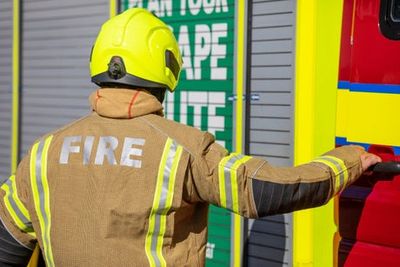 Elderly man dies after being pulled from Southwark flat fire