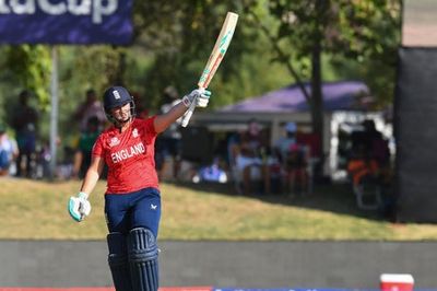 Women’s T20 World Cup: Alice Capsey makes history as England beat Ireland in four-wicket victory