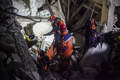 Waiting into the night for a miracle rescue in Turkey’s Antakya