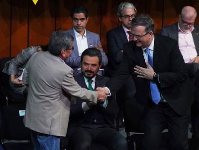 Colombian government, rebels resume peace talks in Mexico