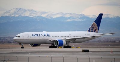 Feds probe United plane's December dip near ocean off Hawaii