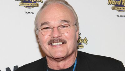 Conrad Dobler, a three-time Pro Bowl selection with Cardinals, dies at 72