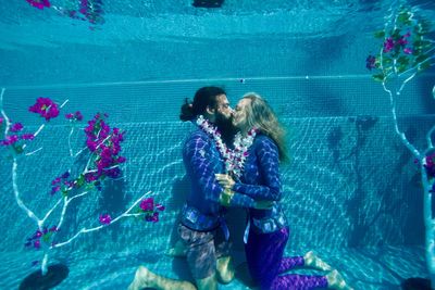 Couple celebrate Valentine’s Day with world’s longest underwater kiss