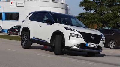 Watch Nissan X-Trail e-Power Hybrid Understeer Through The Moose Test