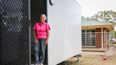 Medium-term accommodation arrives in Eugowra three months after devastating floods