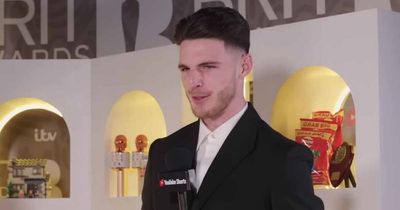 Declan Rice reaction to being offered Man Utd mug speaks volumes about transfer chance
