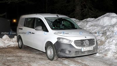 Mercedes Citan LWB Spied With Very Little Camouflage