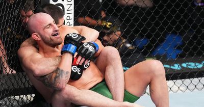 Alex Volkanovski admits mistake in talking to Islam Makhachev's corner during fight