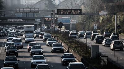 EU to ban fossil fuel car sales by 2035, slash truck and bus emissions