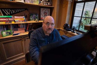Q&A: Craig Newmark focuses gifts on journalism, cyberdefense