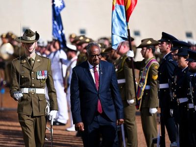 Vanuatu leader holds Canberra talks on trade, security