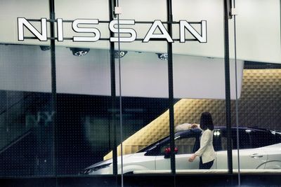 Nissan recall: Air bag can knock steering wheel emblem loose