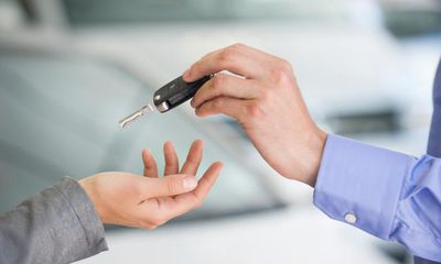 Laying a trap for a mansplaining salesman