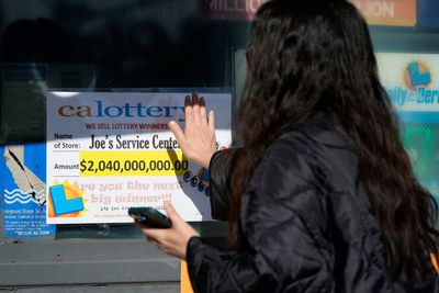 Winner of $2B Powerball jackpot to be revealed in California