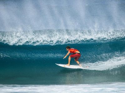 Lay day called at Sunset Beach WSL event