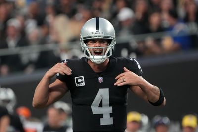 Who are the biggest competitors for the Saints in the Derek Carr sweepstakes?