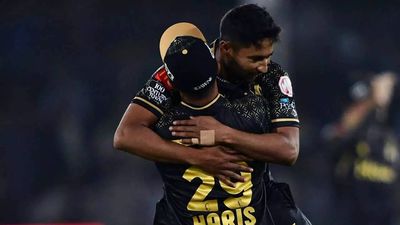 Peshawar Zalmi vs Karachi Kings: Peshawar edge out the Kings in a two-run PSL thriller